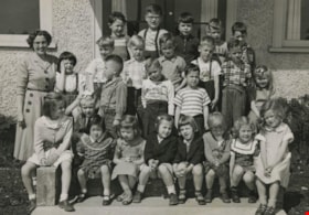 Valleyview Kindergarten class, [1950] thumbnail