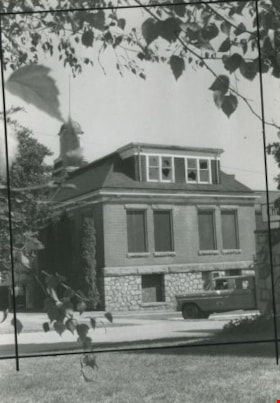 Municipal Hall at Kingsway and Edmonds, [195-] thumbnail