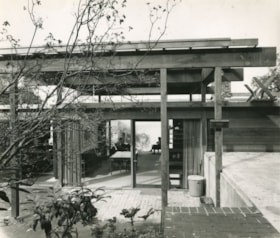 Interior of the Baldwin House, 1966 thumbnail