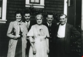 Kelly family, [1940] (date of original), copied [2000] thumbnail