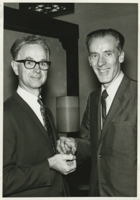 John Shaw and Mayor Bob Prittie, 1971 thumbnail