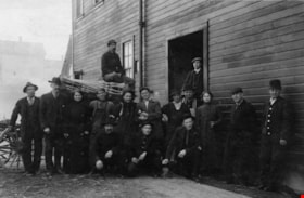 Staff of Crown Broom factory, 1912 thumbnail