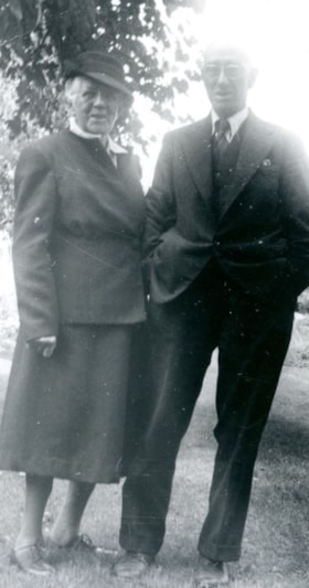 Jack and Sarah Waplington, [ca. 1940] thumbnail
