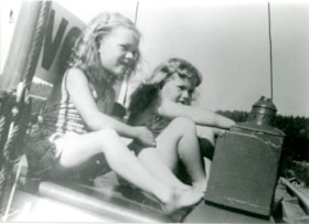 Edie and Maureen Fleming, [1939] thumbnail