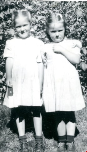 Edie and Maureen Fleming, [ca. 1940s] thumbnail