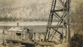 Working on a bridge, 1927 thumbnail