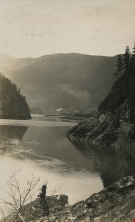 Looking down river, 1925 thumbnail