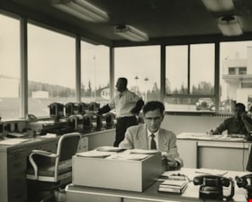 Office workers, 1958 thumbnail