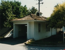 Oakalla Warden's House, 1985 thumbnail