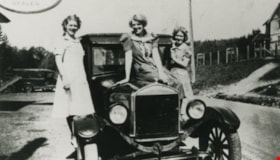 Women and Model T Ford, [1938] (date of original), copied 1986 thumbnail