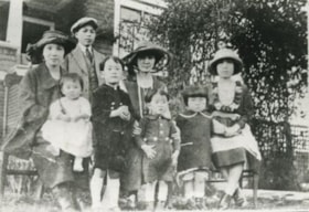 Shimotakahara family, 1922 (date of original), copied 1986 thumbnail