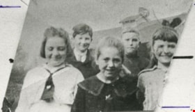 Douglas Road School class leaders, 1922 (date of original), copied 1986 thumbnail