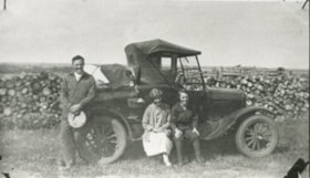 Pearson Family Car Packed for Move, 1926 (date of original), copied 1986 thumbnail