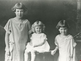 Farrington family, 1925 (date of original), copied 1986 thumbnail