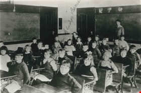 Gilmore Avenue School Class, [1919] (date of original), copied 1986 thumbnail