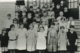 Kitchener Street School class, 1926 (date of original), copied 1986 thumbnail