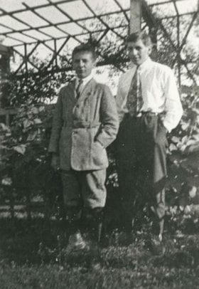 Pendygrasse brothers, 1918 (date of original), copied 1986 thumbnail