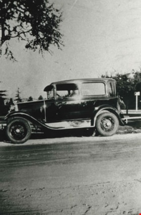 Weir family car, 1930 (date of original), copied 1986 thumbnail