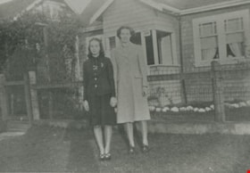 Gladys Butler and Hazel Butler, [1925] (date of original), copied 1986 thumbnail
