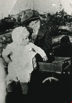 Williamson children, 1922 (date of original), copied 1986 thumbnail