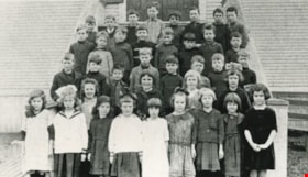 Gilmore Avenue School class, 1925 (date of original), copied 1986 thumbnail