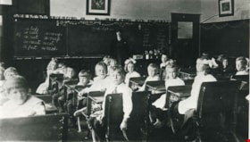 Clarice Wilks' Fraser Mills Class, 1912 (date of original), copied 1986 thumbnail
