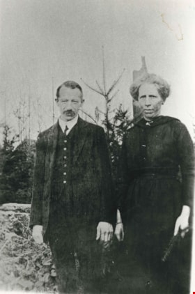 Alfred and Emma Jean Armitage, 1915 (date of original), copied 1986 thumbnail