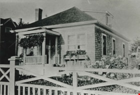 Gough family home, 1920 (date of original), copied 1986 thumbnail