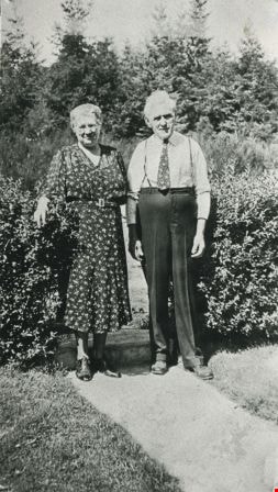 Marie and Archie Hardie, [1926] (date of original), copied 1986 thumbnail
