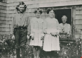 Beamish family, 1919 (date of original), copied 1986 thumbnail