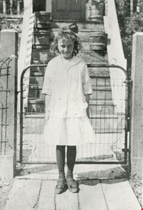 Grace Smedley, 1924 (date of original), copied 1986 thumbnail