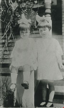Viola and Mary Cram, 1922 (date of original), copied 1986 thumbnail