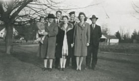 Cram family, 1944 (date of original), copied 1986 thumbnail