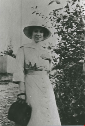 Phyllis Fetherstonhaugh, 1912 (date of original), copied 1986 thumbnail