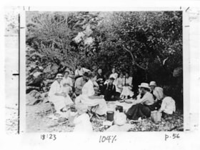 Love family picnic, 1918 (date of original), copied 1986 thumbnail