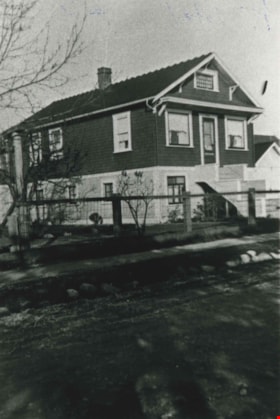 Pitman family home, [193-] (date of original), copied 1986 thumbnail