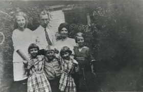 McLaren family, [1920] (date of original), copied 1986 thumbnail