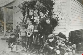 Harriet Woodward's students, 1904 thumbnail