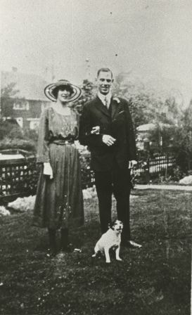 Florence Hart and Harold Godwin's wedding, August 1922 (date of original), copied 1986 thumbnail