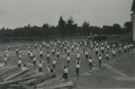 Gym class at Edmonds School, 1944 thumbnail