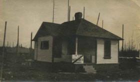 House built by the Patterson Company up for sale, 1912 thumbnail