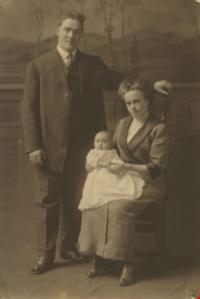 Whyte family, [1913 or 1914] thumbnail
