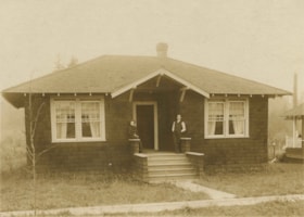 Whyte family house, [1913 or 1914] thumbnail