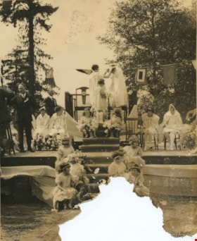 May Queen being crowned, May 1927 thumbnail