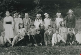 Students of Riverway East, [1912] thumbnail