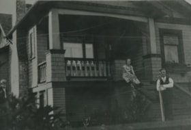 Ward family home, [between 1930 and 1935] thumbnail