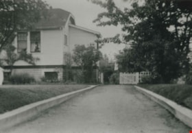 Shaw family home, [1930] (date of original), copied 1992 thumbnail