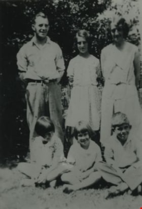 McLean family, 1930 (date of original), copied 1992 thumbnail