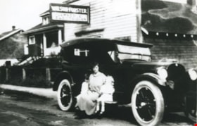 Forster Family, 1924 (date of original), copied 1992 thumbnail