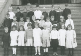 Edmonds Street School class, 1922 (date of original), copied 1992 thumbnail